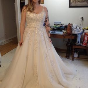 New Maggie Sottero Wedding Dress